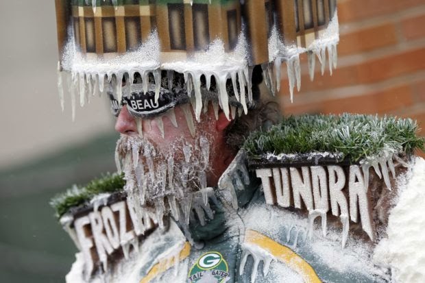 PACKER FANS PREPARE FOR FREEZING COLD